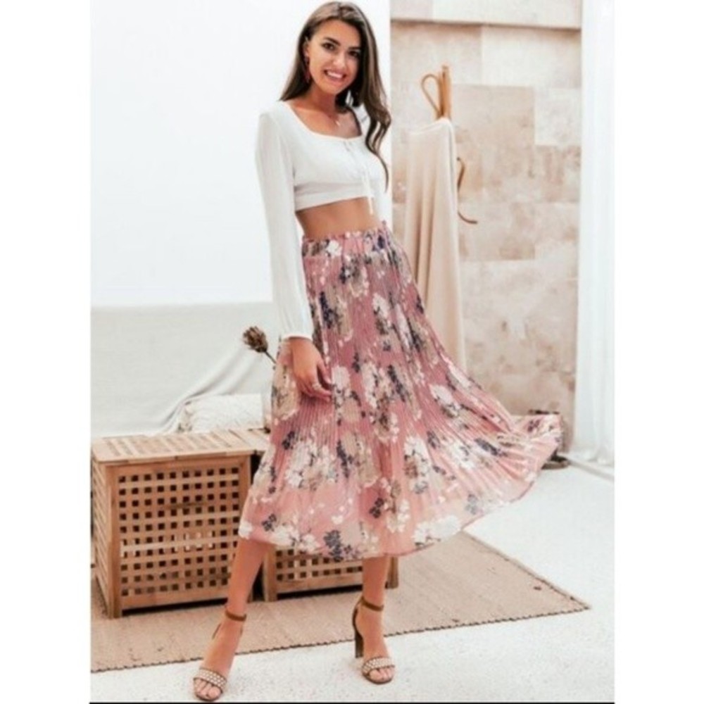Simplee Apparel Paper Bag Waist‎ Pleated Flowy Skirt